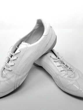 Puma white patent leather lace up Comfy Athleisure shoes Sneakers Sleek Shiny